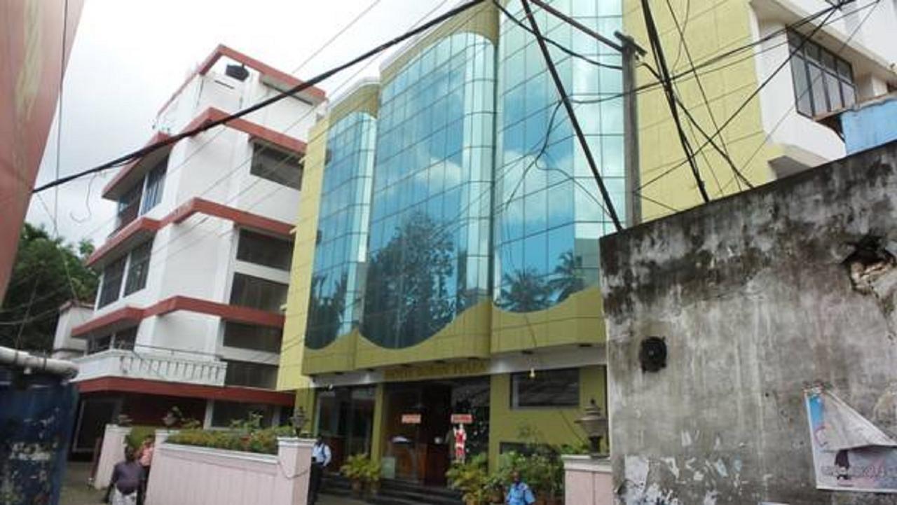 Hotel Boban Plaza Thiruvananthapuram Zewnętrze zdjęcie